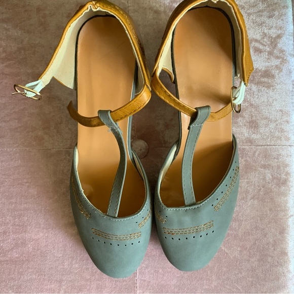 None Shoes - T-Strap Grey and Tan Block Heels size 10